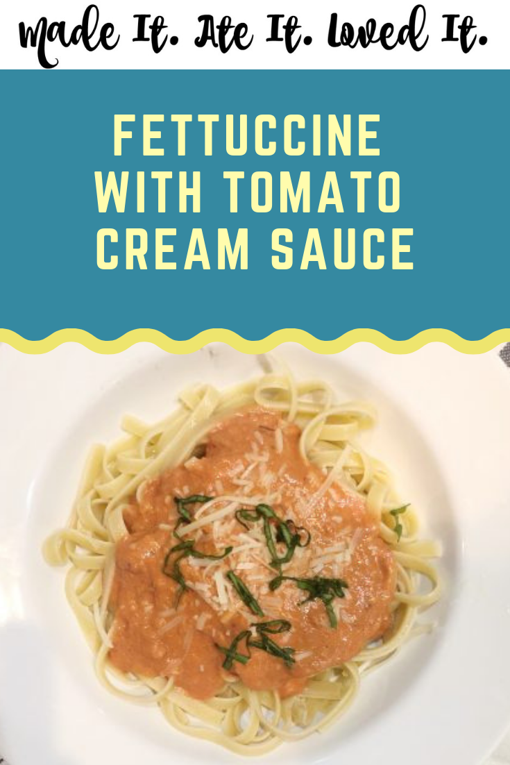 Fettuccine with tomato cream sauce is a delicious pasta recipe that your whole family will love. #pastarecipe #maindish #fetticcine