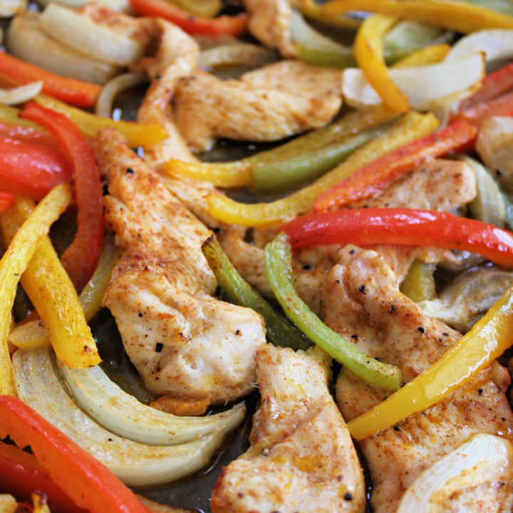 https://madeitateitlovedit.com/wp-content/uploads/2019/08/sheet-pan-fajitas-2-720x720.jpg