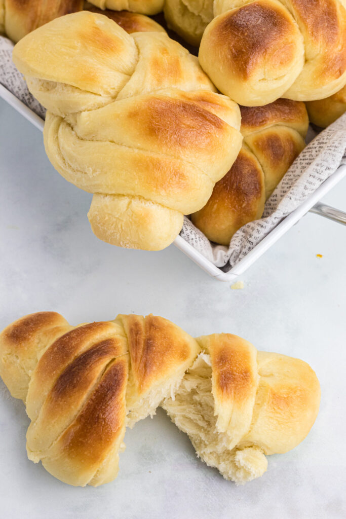 2022 Thanksgiving Menu- Mom's Knotted Rolls